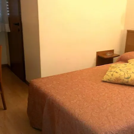 Tirrenus מלון 3*