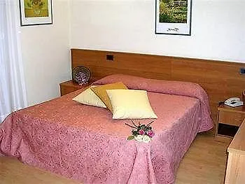 Otel Tirrenus