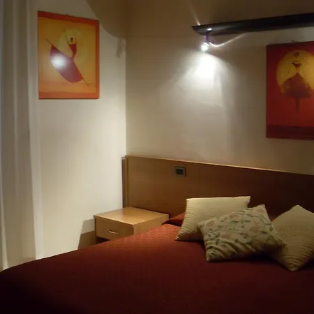 Tirrenus Отель Перуджа