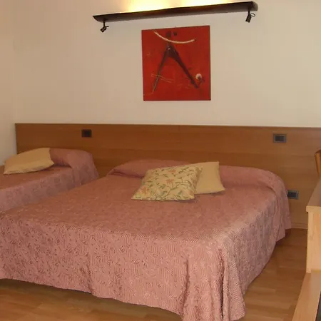 Отель Tirrenus 3*