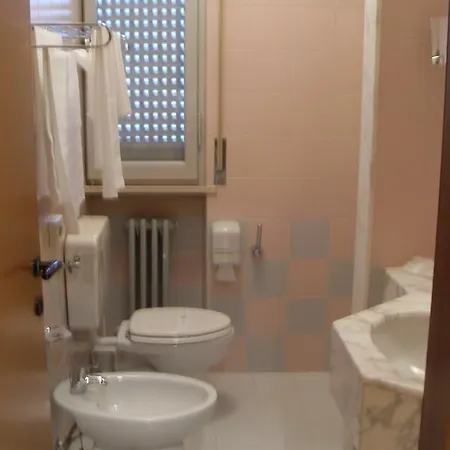 Отель Tirrenus 3*